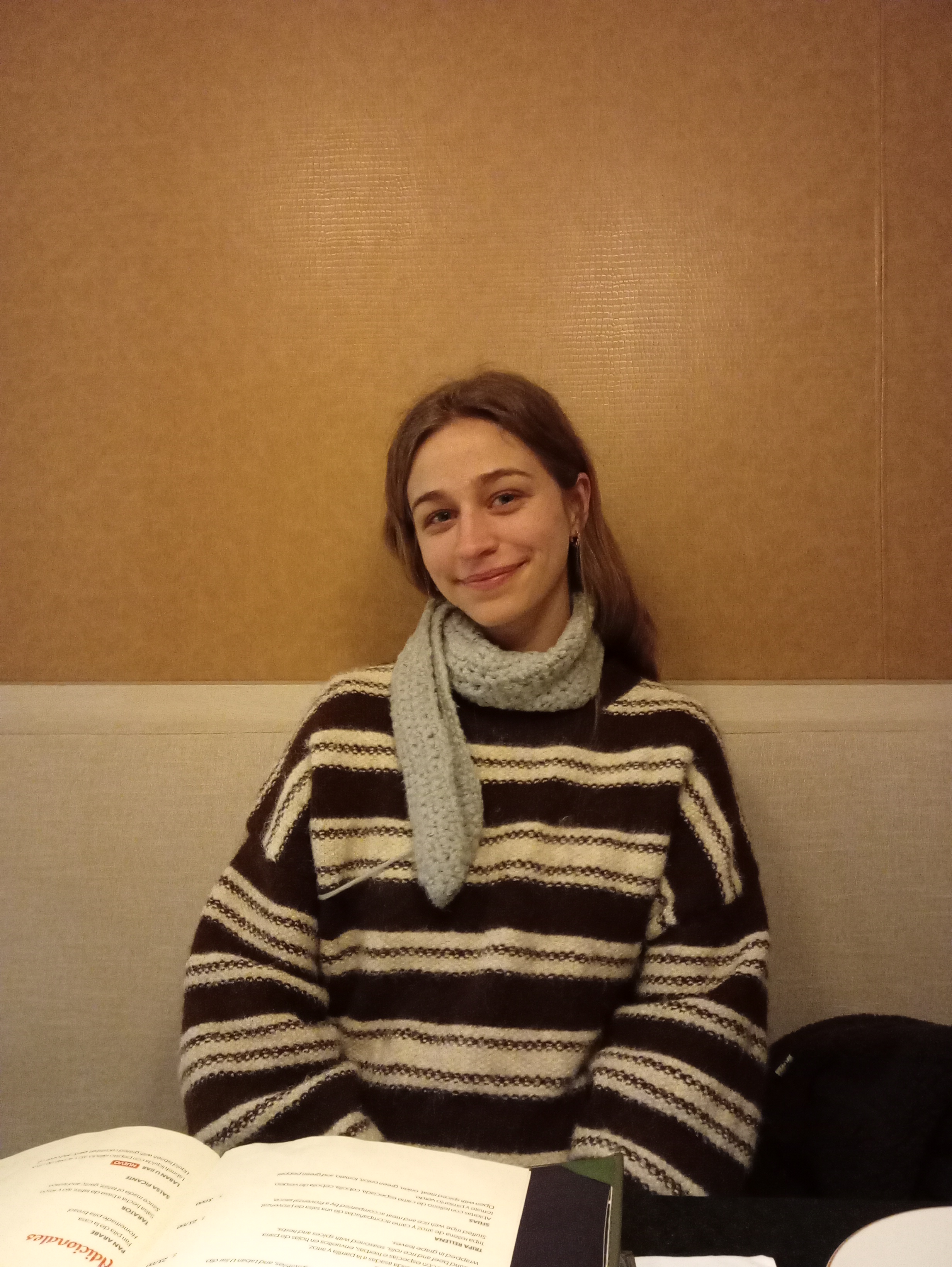 con la emi salimos a un bar super lujoso por primera vez y conversamos un montón. Seguro algún día de estos lo documente un poquito.